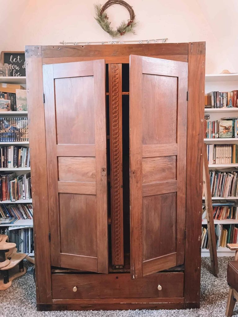 wood knockdown with library
